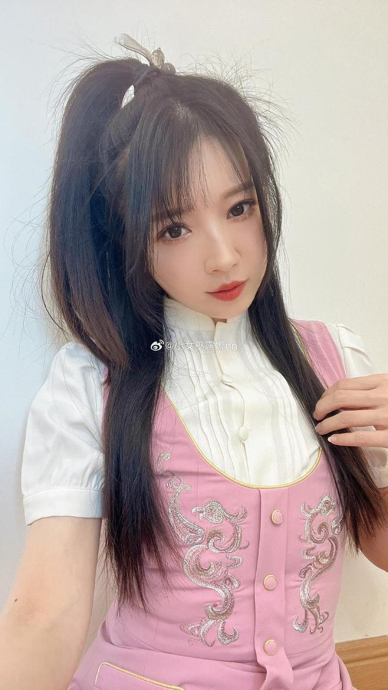 初夏唯美摄影：小女巫露娜怎么样了大片公开