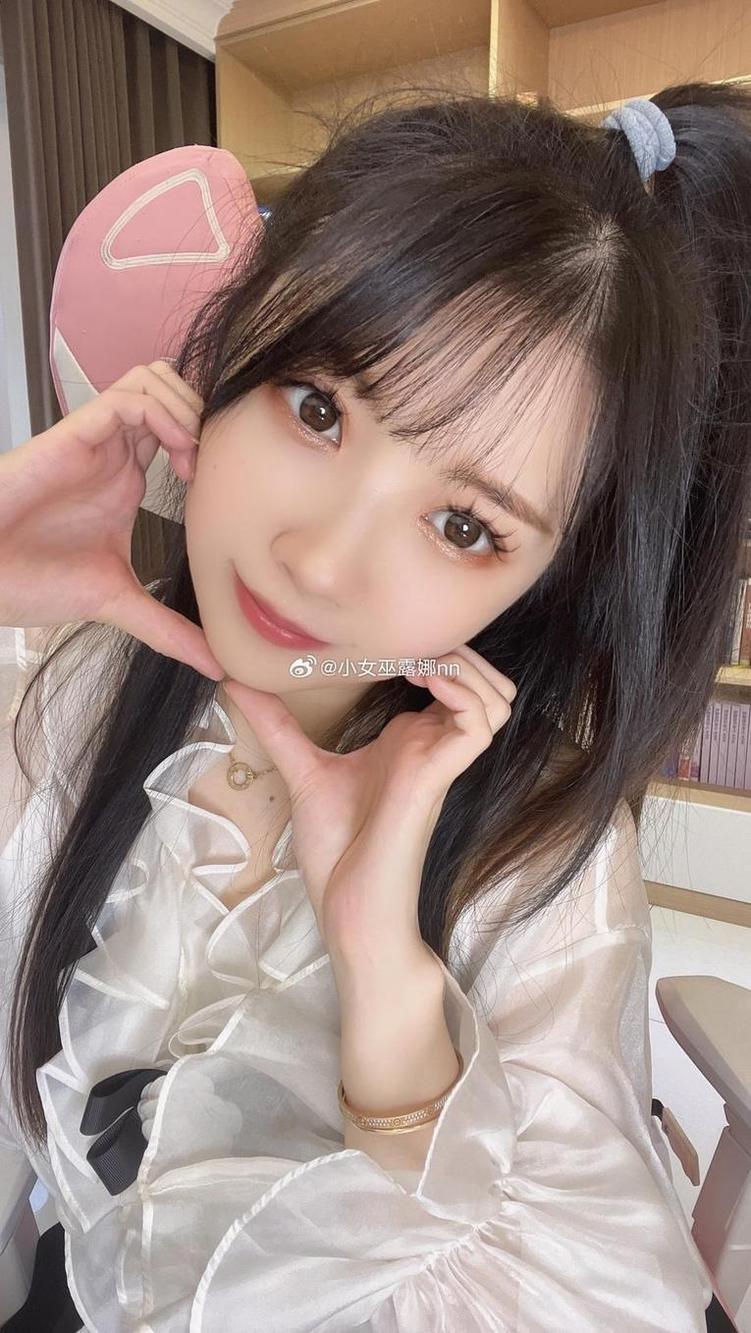 真实再现小女巫露娜私人订制的图片