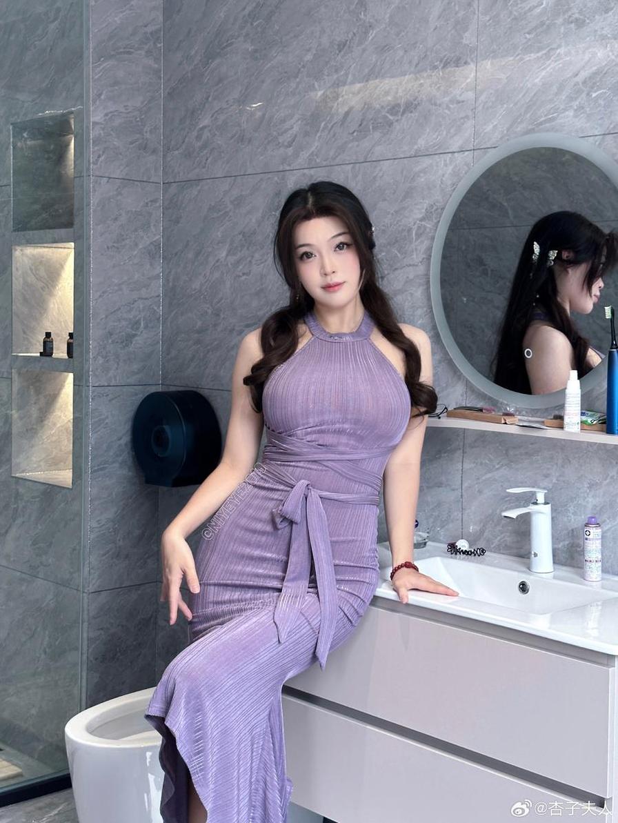 看完这些耶米西奶露巫女的图包，想要自己的定制照片了。