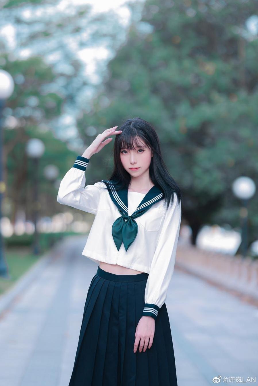 提供许岚lan下载高清图包，背景美到让人窒息