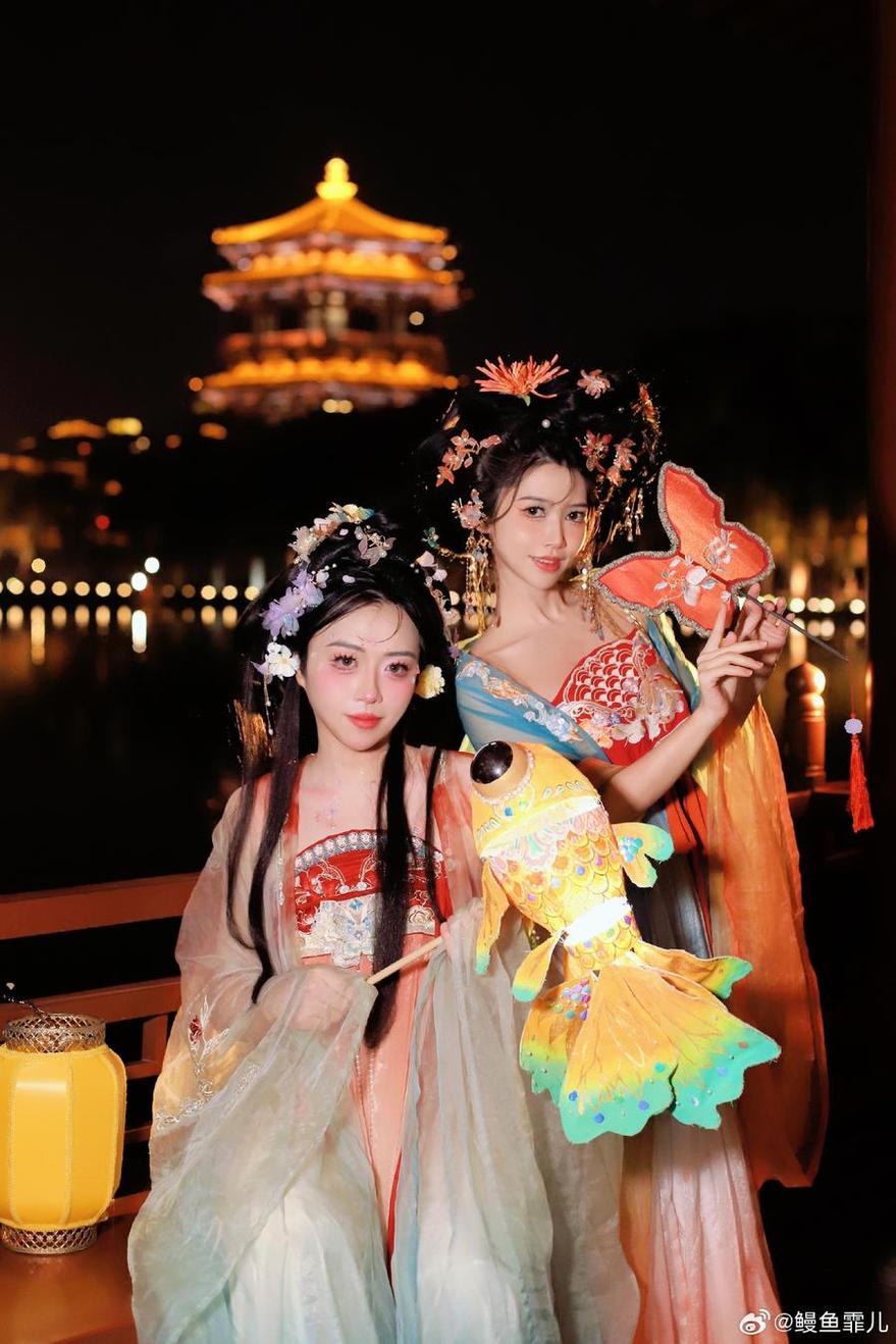 梦幻鳗鱼霏儿加藤惠泳装，拍出惊艳美图
