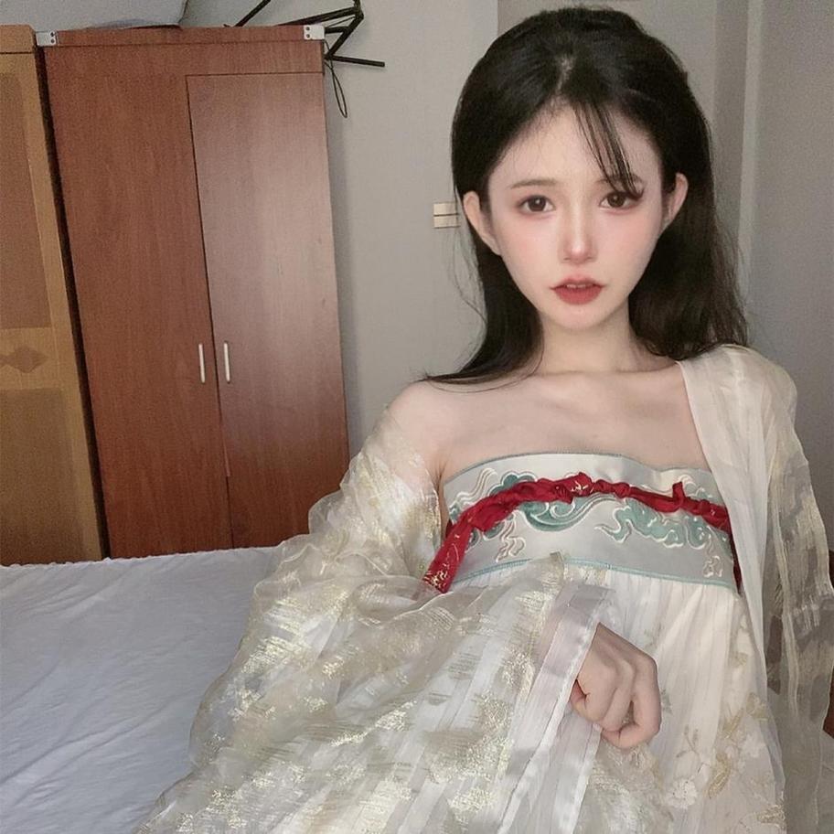 倦倦喵正在播放，更新一组美图合集。