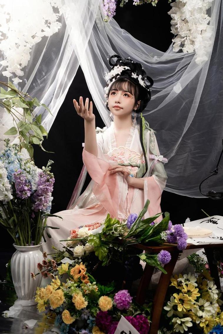 喵小吉拍摄花絮无删减，最新图集上线