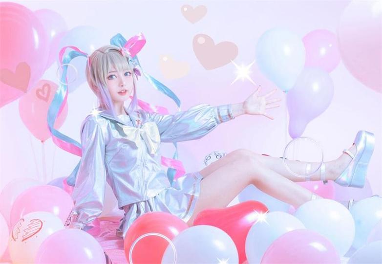 独具匠心的cos作品，尤猫醒醒ovo的微博耀眼登场