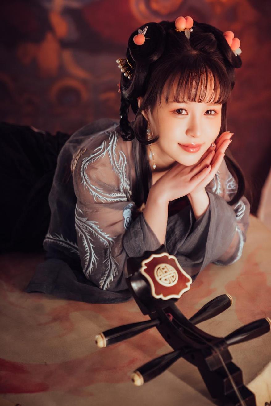 晕崽小熊cos领域多面手，看她如何呈现不同的cos作品。