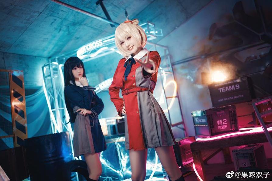 这才是正宗的COSPLAY，看“果哝双子小名”如何演绎？