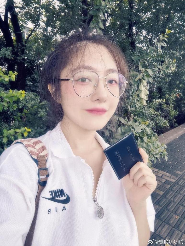 彩蝶樱，樱晚gigi哟的微博一组精美照片