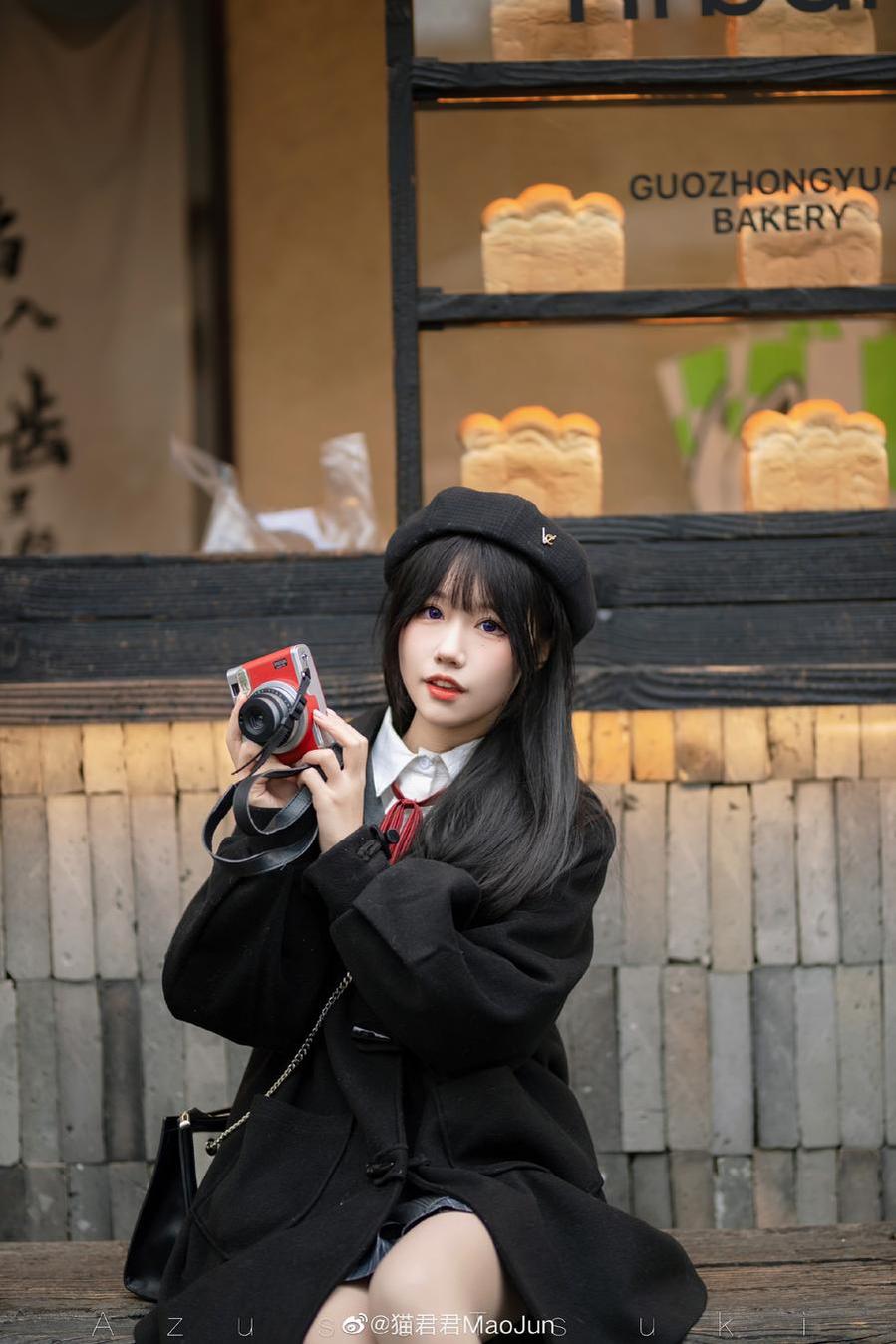 图片中隐隐约约传递着玄异气息，猫君君cosplay小僵尸惊艳上线