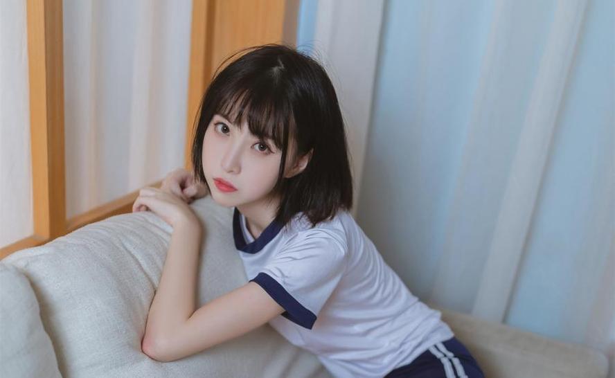 许岚lan夏日运动服：一身好看的运动新造型。