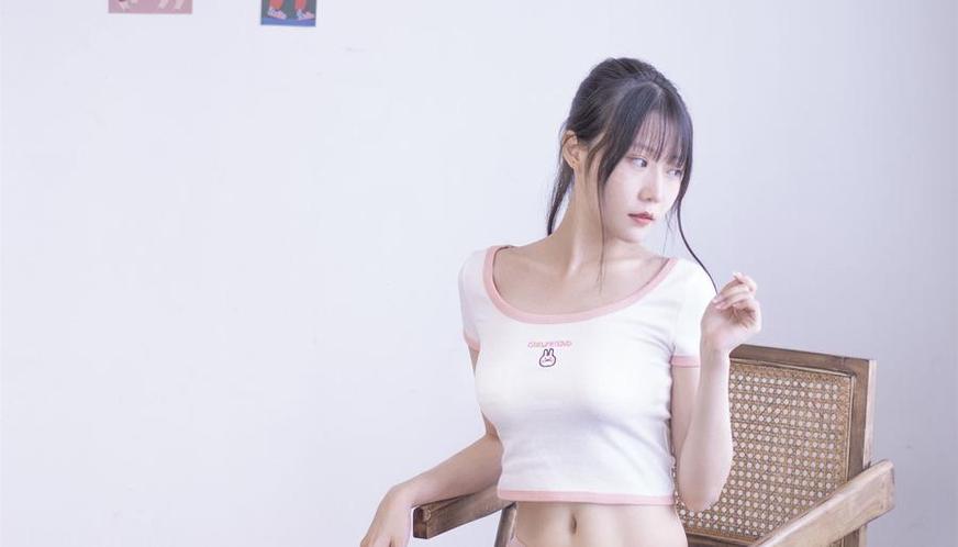 香草喵露露no课室制服美图合集，coser们的原图全揭秘